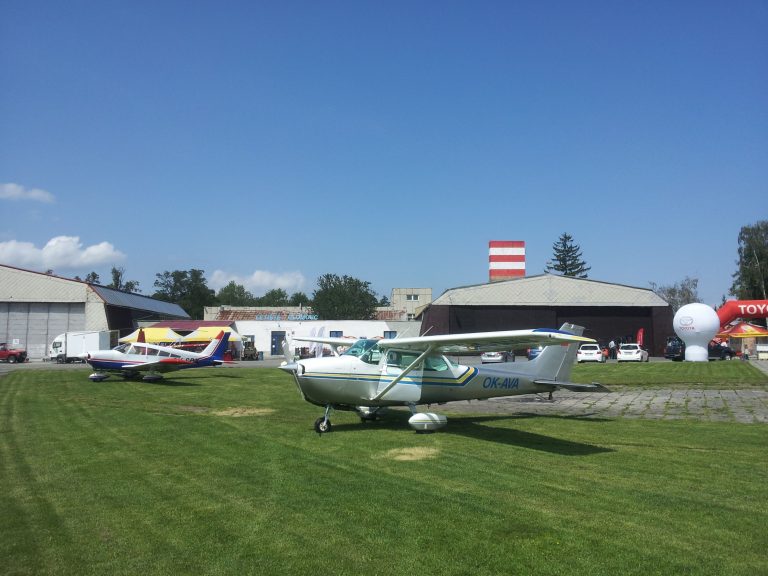 Cessna 172N registrace OK-AVA